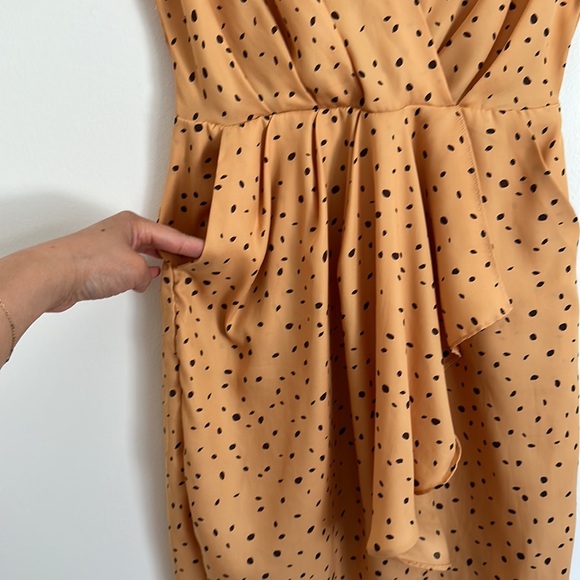 💚 BCBGeneration Yellow Polka Dot Faux Wrap Cap Sleeve Dress - Picture 5 of 9